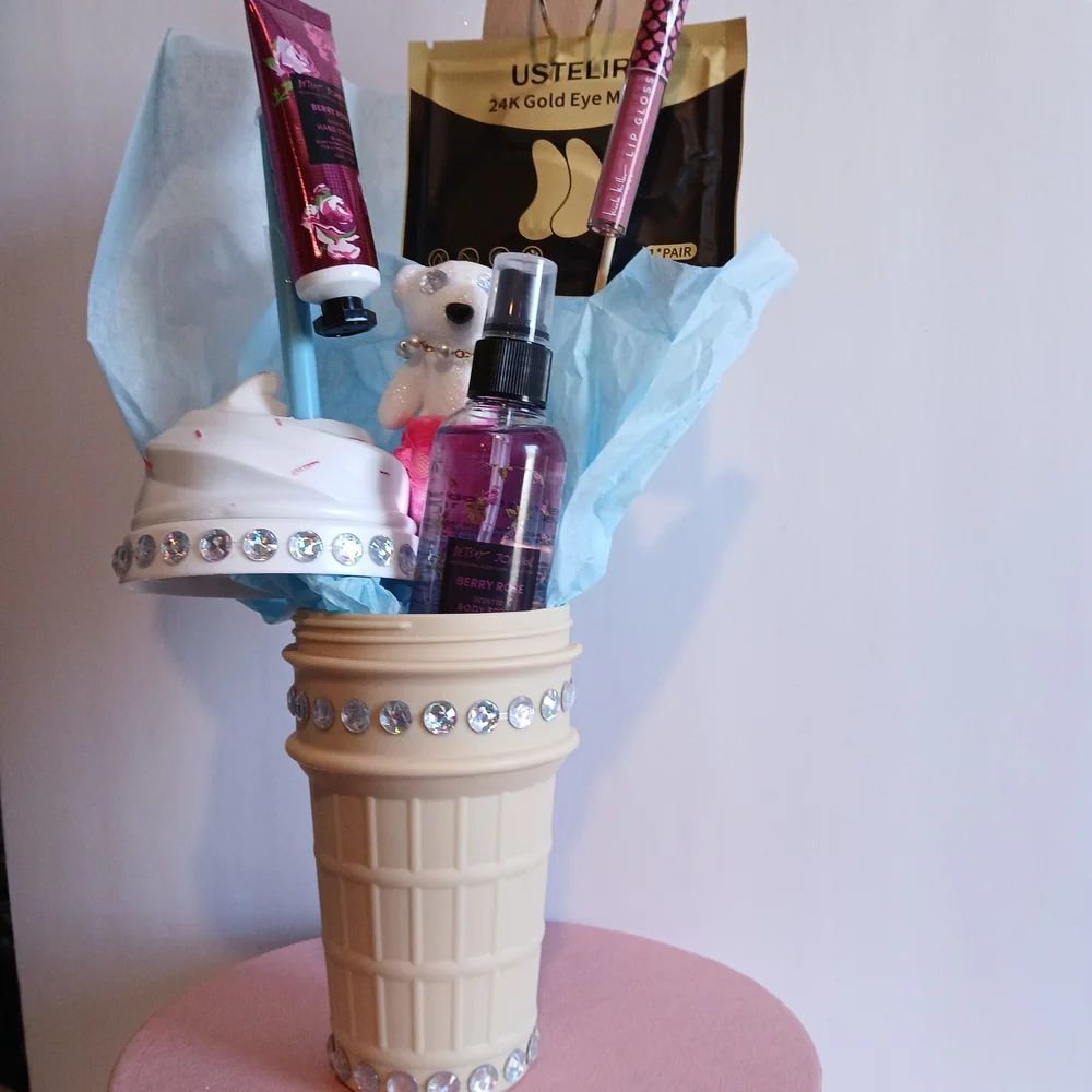 Ice Cream Cone Nicole Miller, Betse Celebration Concept/Gift Set